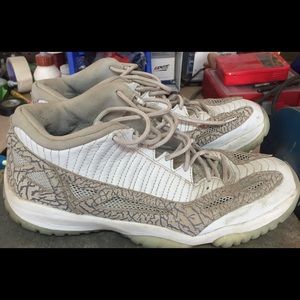 Men's 10.5 air Jordan's