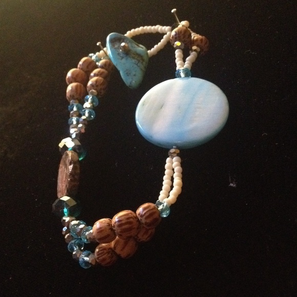 Turquoise n wood beaded bracelet, original design - Picture 2 of 3