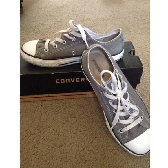 grey converse - Picture 1 of 2