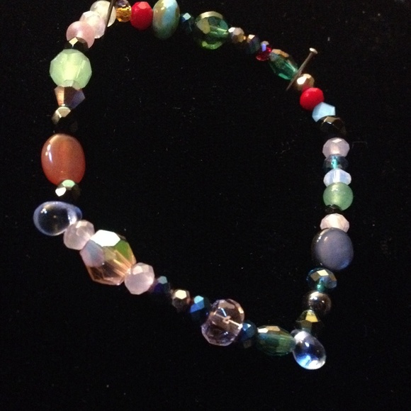 Assorted glass and crystal beaded bracelet - Picture 2 of 2