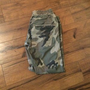 Army print jogger pants