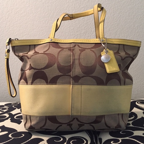 Coach Handbags - Coach handbag