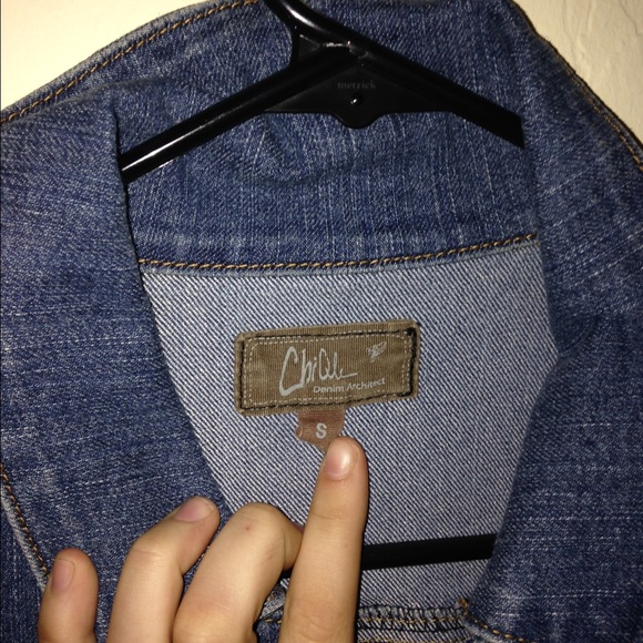 Super Cute Cropped Jean Jacket - Picture 2 of 3
