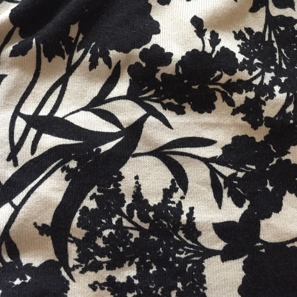 Ann Taylor Silk Cashmere floral tank - Picture 4 of 4