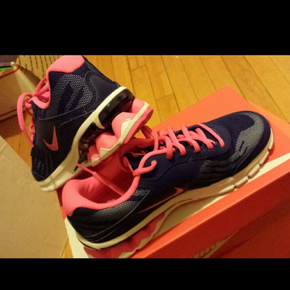 ●SOLD● *BNIB* HOTT 🔥Summer, Sz:7/Nikes! - Picture 2 of 3