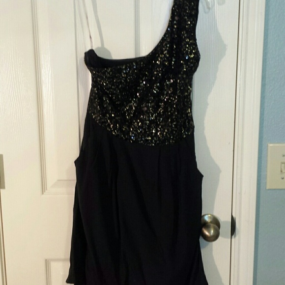 Gold & black sequin dress - Picture 2 of 3