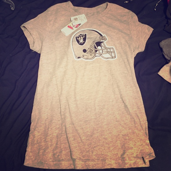 Gray Raiders Top