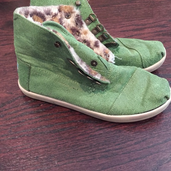 Toms green high tops ✳️ - Picture 3 of 4