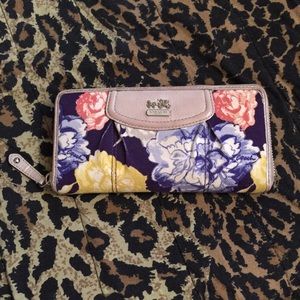 Beautiful COACH large wallet