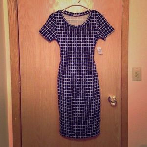 Black & white peek a boo back dress!