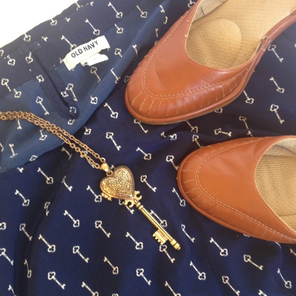 Old Navy Dresses & Skirts - 🆕 Key Print Crepe Dress