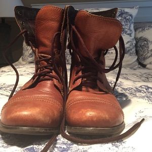 Steve Madden Women's Size 9 brown combat boots
