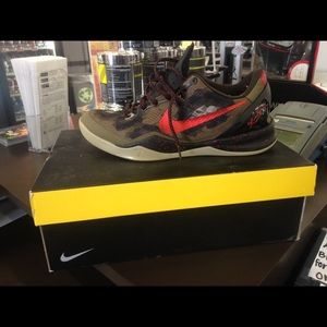Kobe 8s