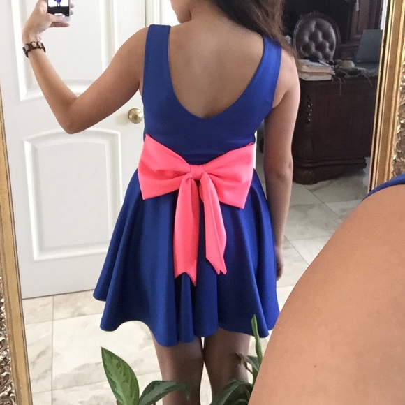 NEW Short Blue Dress with Pink Bow - Picture 4 of 4