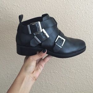Very cute ankle boots
