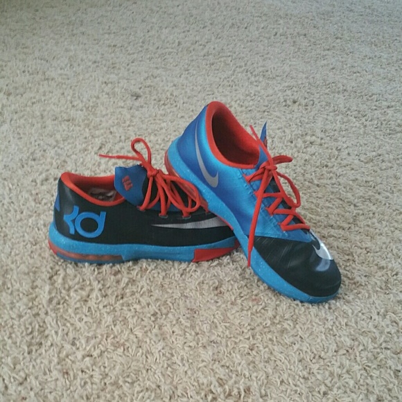 KD basketball shoes