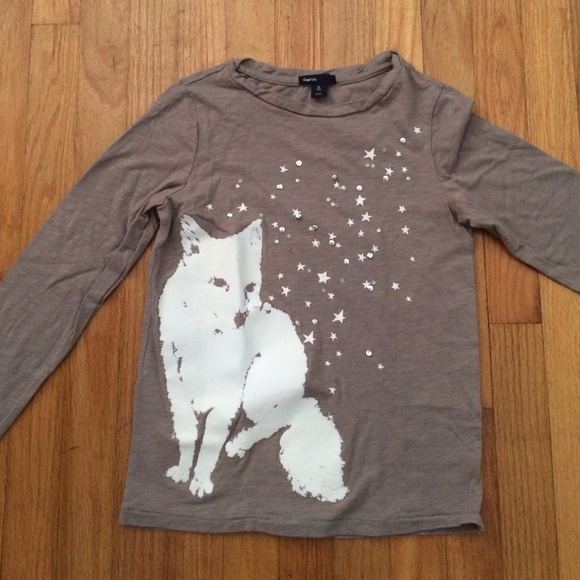 Grey wolf top