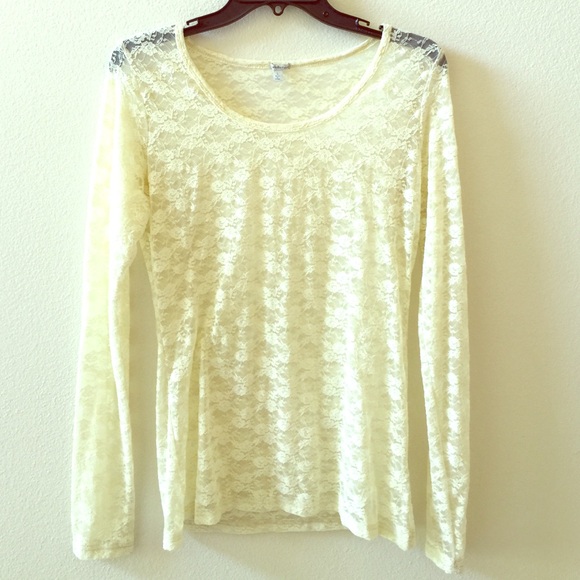 Charlotte Russe Tops - Charlotte Russe fitted white lace top