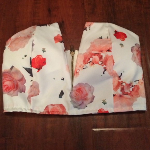 Urban Outfitters Tops - Plunging v neck cleavage tube top