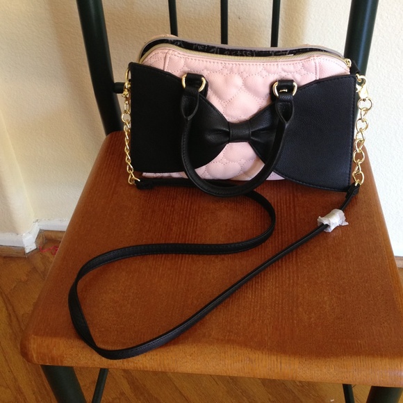 Betsey Johnson Accessories - 🎀Betsey Johnson NWT pink bow handbag crossbody 🎀