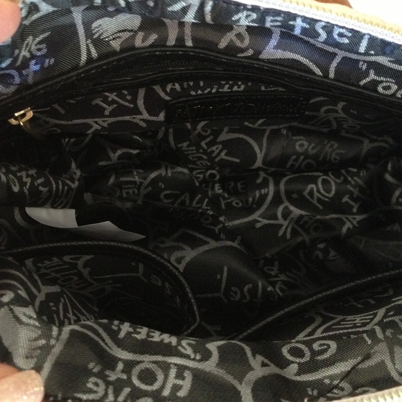 🎀Betsey Johnson NWT pink bow handbag crossbody 🎀 - Picture 4 of 4