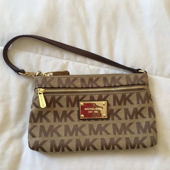 NWOT MK Wristlet Small