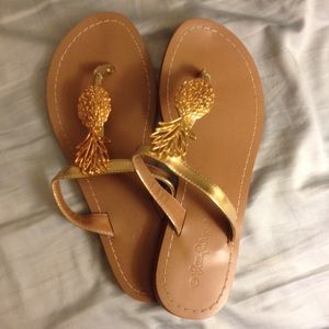 Lilly for Target Gold pineapple sandals 🍍