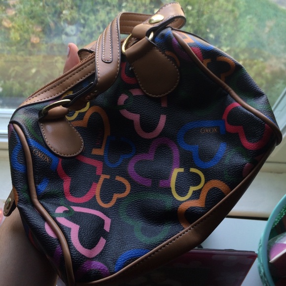 100% vinyl material, polyester lining - Picture 2 of 4