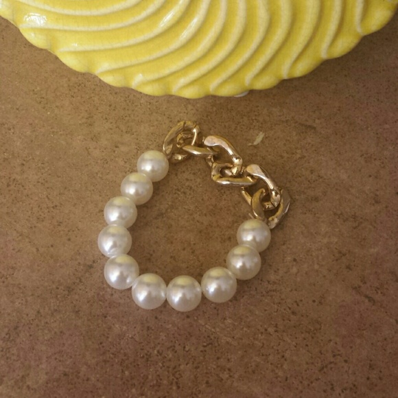 Pearl bracelet faux