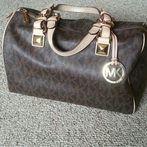 Michael Kors Grayson Large Signature Logo Satchel