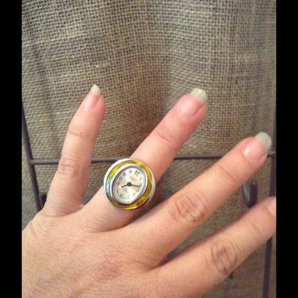 Cordura Jewelry - Ring watch with cat eye look accent