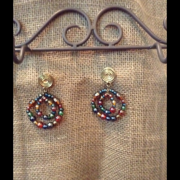 Free with bundle 🎉 Pierced earrings with colorful beads