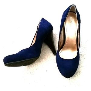 BCBGeneration Navy blue pumps