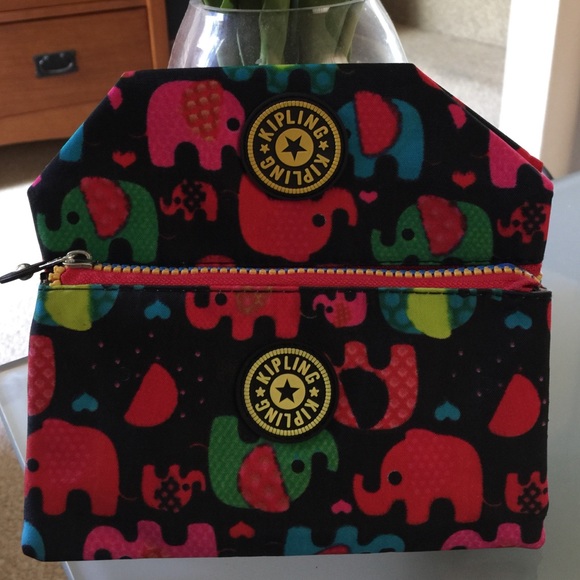 🆕‼️New Listing‼️Kipling Pouch and Wristlet. BNWOT