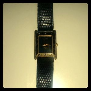 (TRADE)Leather Gucci Watch(HUGE PRICE REDUCTION)