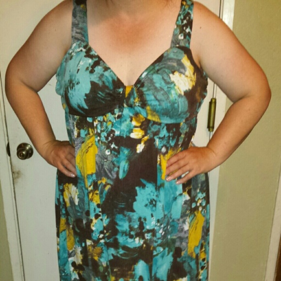 Beautiful abstract print maxi dress