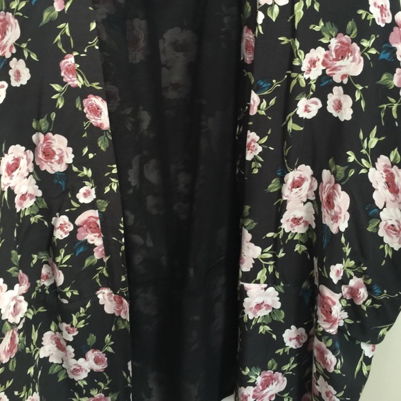 Floral kimono - Picture 4 of 4