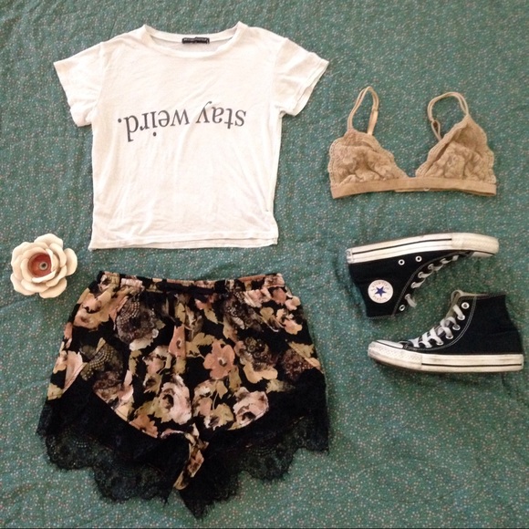 🔅TRADED🔅Stay Weird Crop Top | Brandy Melville