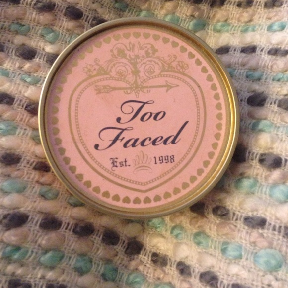 Too Faced radiant glow sweetheart beads 💞