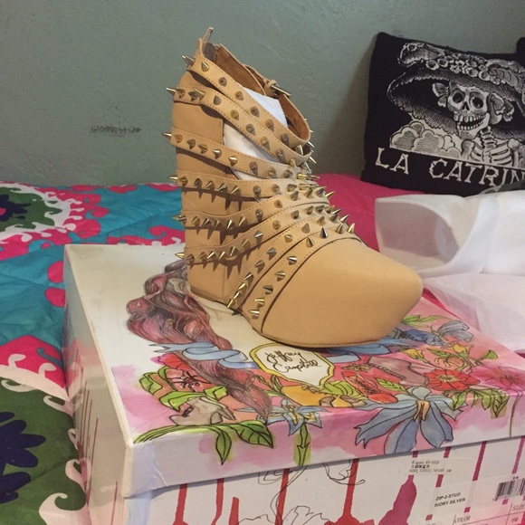 Jeffrey Campbell zip 2 stud