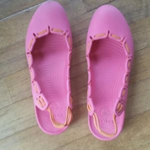 Pink orange Crocs springi sling back. LN