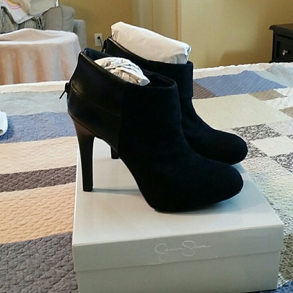 Black leather and suede booties