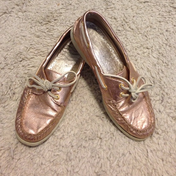 Pink metallic Sperry Top-spider boat shoes size 7