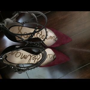 Close toe heels, great color combo!