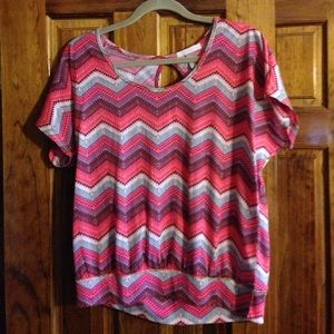 Short sleeve shirt that's great for summer!