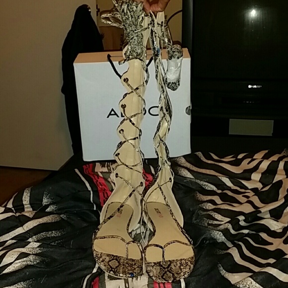 Gladiator Sandals & Gray Jeggings Bundle