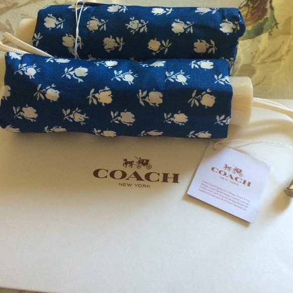 🎉HP🎉NWT Coach blue floral umbrella - Picture 3 of 4