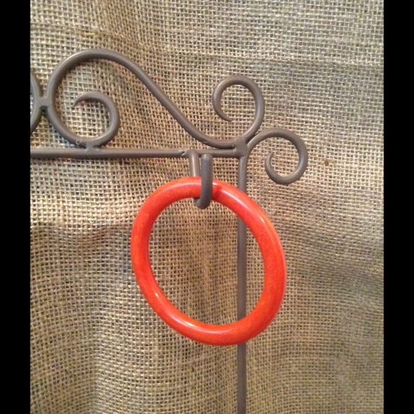 Free with bundle 🎉 Orange bracelet