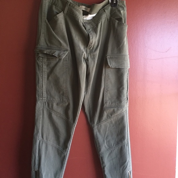 Levi's cargo olive jeans