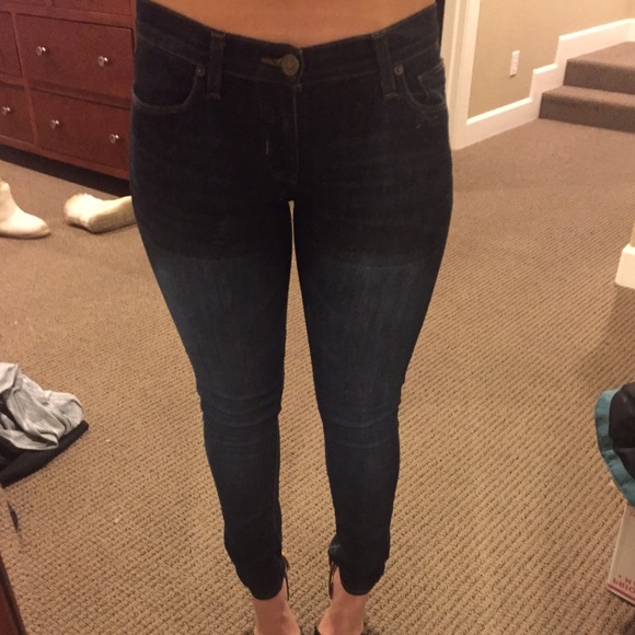 Size 25 women's Hudson skinny jeans